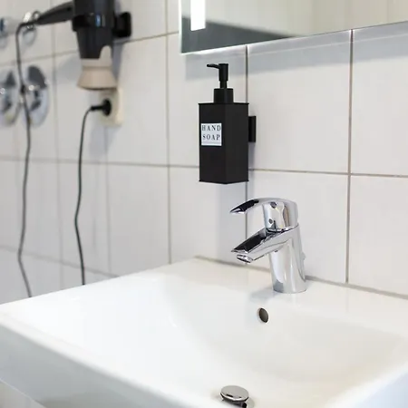 Apartamento Little - Ruhig & Im Zentrum Gelegen- Perfekt Fuer Solo Reisende, Paare Oder Businessgaeste *